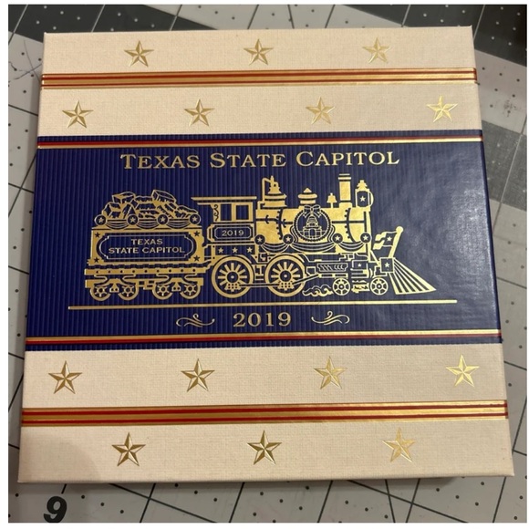 NIB 2019 Texas State Capitol Christmas Ornament - Picture 1 of 3